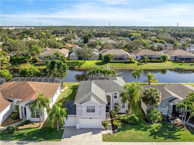 320 Spider Lily LN, Naples, FL 34119