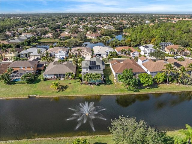 320 Spider Lily LN, Naples, FL 34119