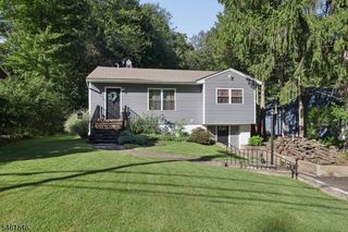 341 Skyline Dr, Ringwood Boro, NJ 07456