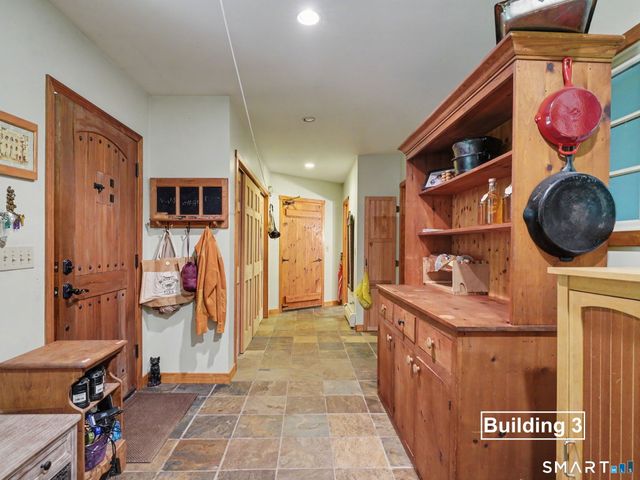 25-35-37 Mills Lane, Easton, CT 06612