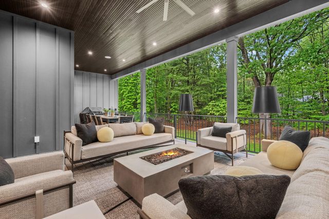 3341 Gaslight Lane, Saugatuck Twp, MI 49453