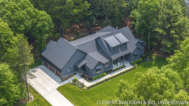 3341 Gaslight Lane, Saugatuck Twp, MI 49453