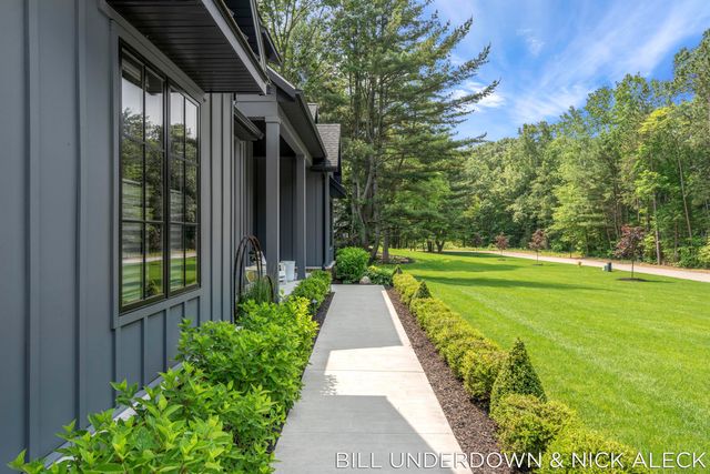 3341 Gaslight Lane, Saugatuck Twp, MI 49453