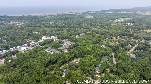 3341 Gaslight Lane, Saugatuck Twp, MI 49453
