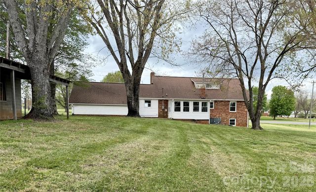 6257 W NC 10 Highway, Hickory, NC 28602