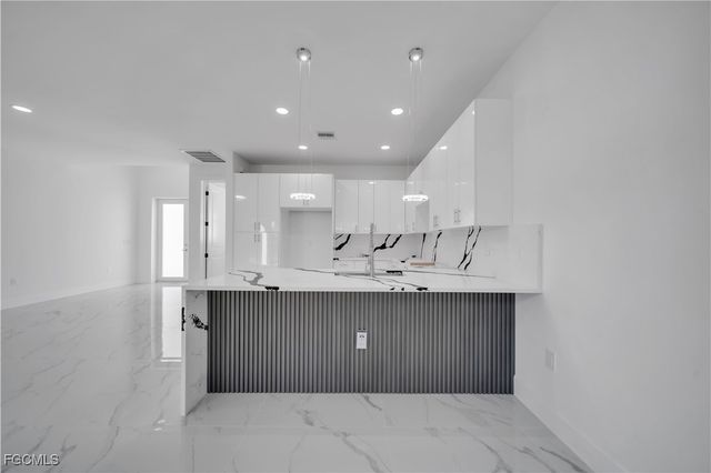 18 W 18th ST, Lehigh Acres, FL 33972
