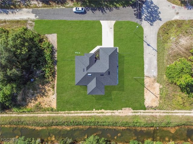 18 W 18th ST, Lehigh Acres, FL 33972