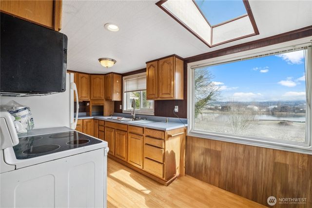 2113 E grand Avenue, Everett, WA 98201