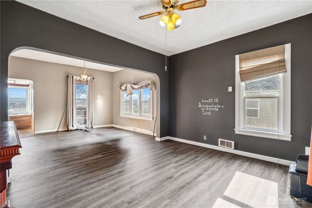 2113 E grand Avenue, Everett, WA 98201