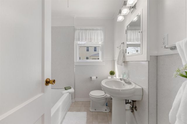 403 N College Street, Weimar, TX 78962