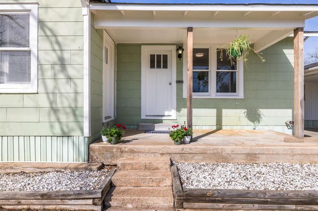 403 N College Street, Weimar, TX 78962