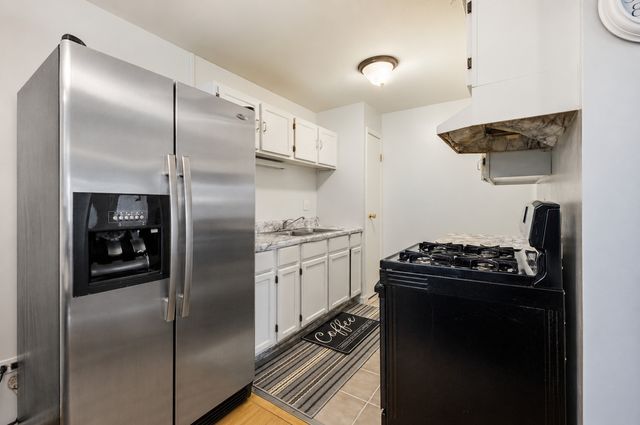 705 Heritage Drive 8-310, Hoffman Estates, IL 60169