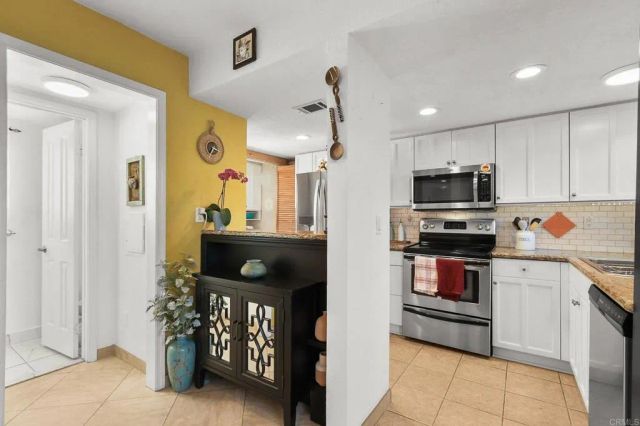 565 S Mollison Ave D, El Cajon, CA 92020