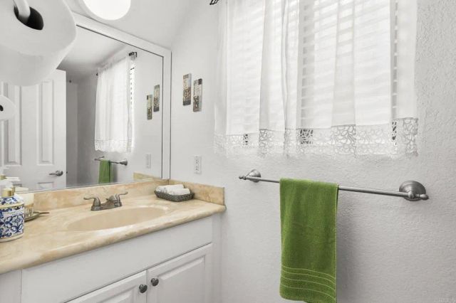 565 S Mollison Ave D, El Cajon, CA 92020