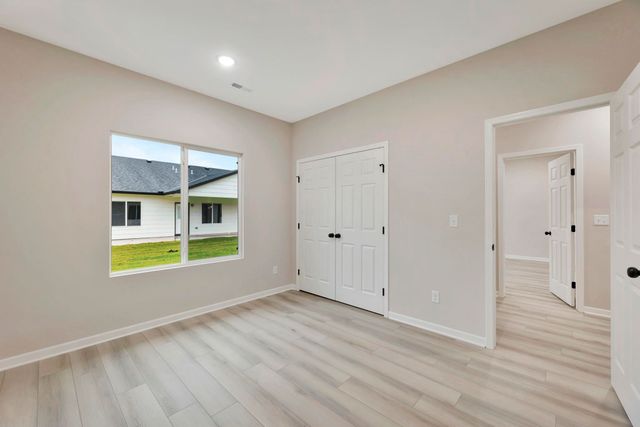 9225 E Fox Pointe Ct, Bel Aire, KS 67226