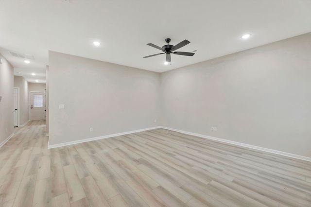 9225 E Fox Pointe Ct, Bel Aire, KS 67226