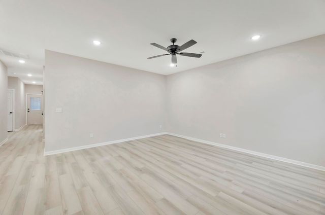 9225 E Fox Pointe Ct, Bel Aire, KS 67226