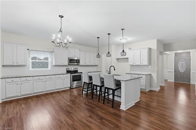 4534 Jasper Ridge Drive, Clemmons, NC 27012