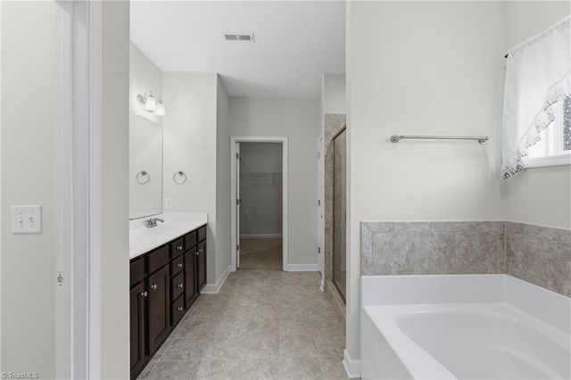 4534 Jasper Ridge Drive, Clemmons, NC 27012