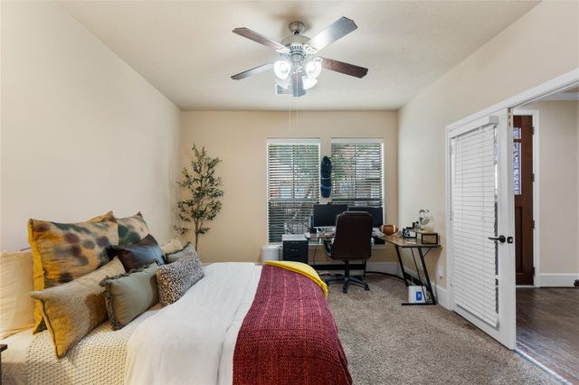 1045 W 22nd Street G, Houston, TX 77008