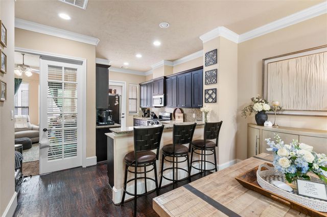 1045 W 22nd Street G, Houston, TX 77008