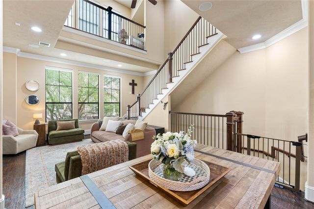 1045 W 22nd Street G, Houston, TX 77008