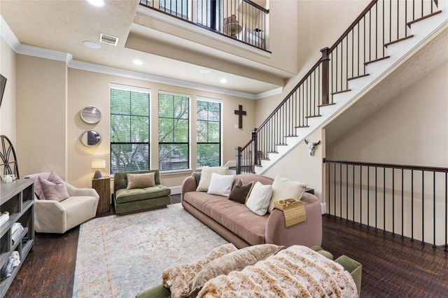 1045 W 22nd Street G, Houston, TX 77008