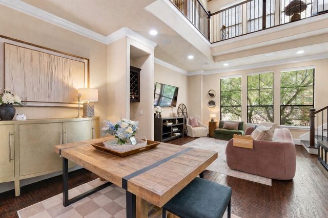 1045 W 22nd Street G, Houston, TX 77008