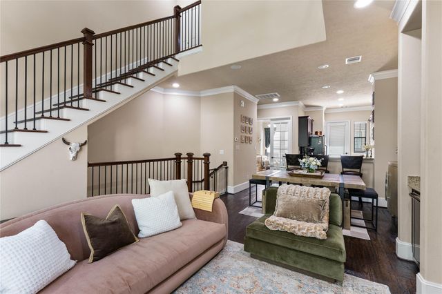 1045 W 22nd Street G, Houston, TX 77008