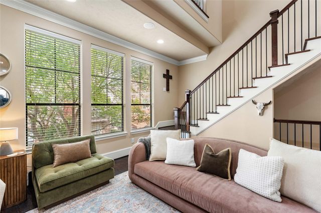 1045 W 22nd Street G, Houston, TX 77008