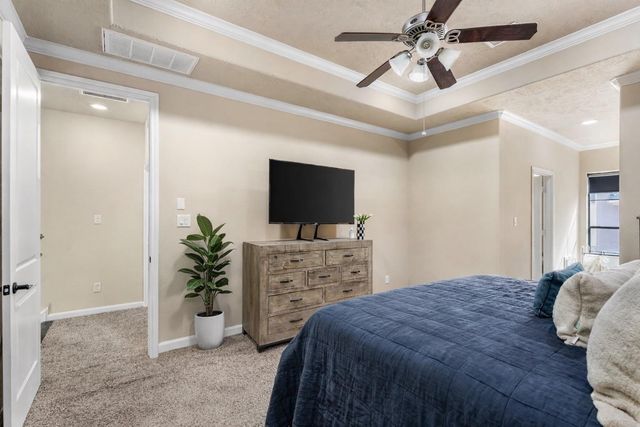 1045 W 22nd Street G, Houston, TX 77008