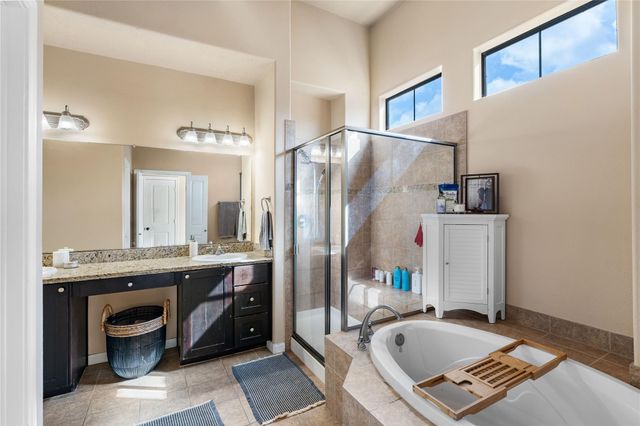 1045 W 22nd Street G, Houston, TX 77008