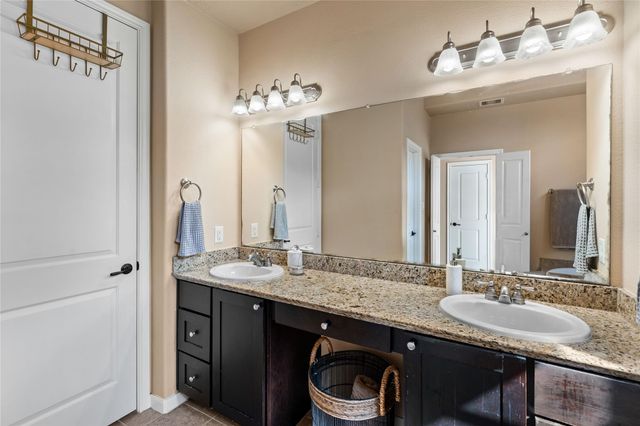 1045 W 22nd Street G, Houston, TX 77008