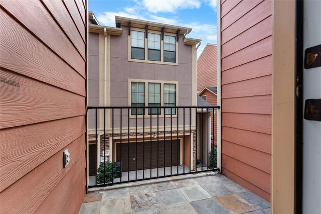 1045 W 22nd Street G, Houston, TX 77008