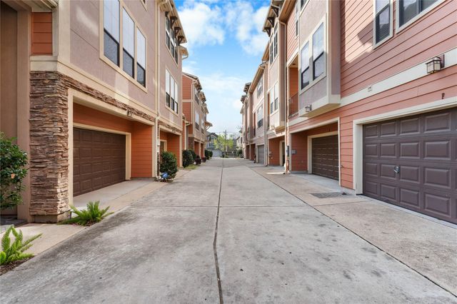 1045 W 22nd Street G, Houston, TX 77008