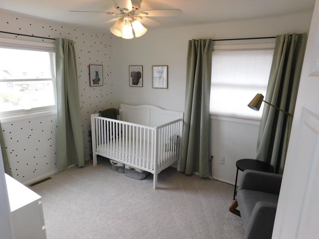 578 Guthrie Avenue N, Oakdale, MN 55128