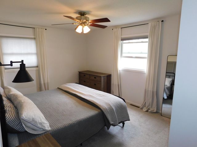 578 Guthrie Avenue N, Oakdale, MN 55128