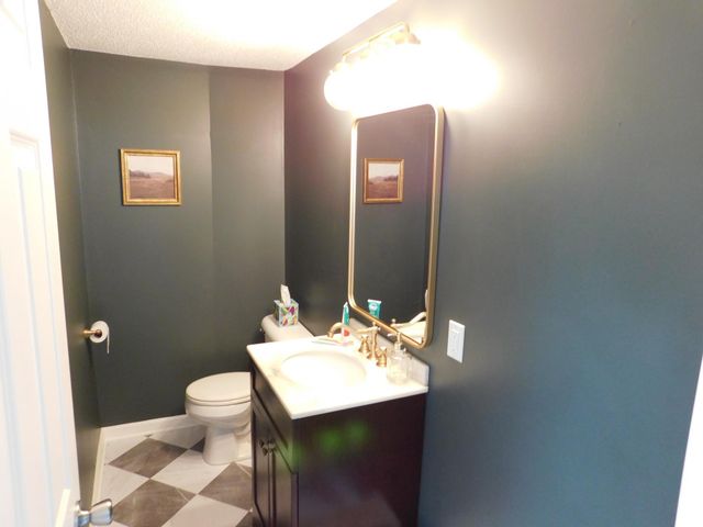 578 Guthrie Avenue N, Oakdale, MN 55128