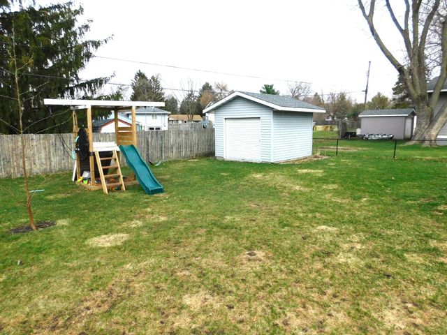 578 Guthrie Avenue N, Oakdale, MN 55128