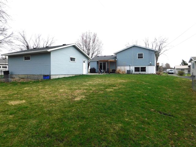 578 Guthrie Avenue N, Oakdale, MN 55128