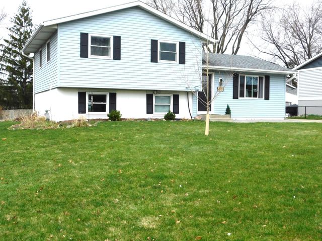 578 Guthrie Avenue N, Oakdale, MN 55128