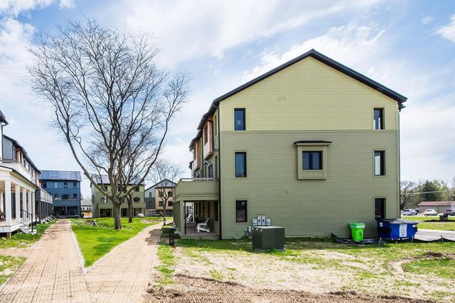 2292 Greenway Trail, Ann Arbor, MI 48104