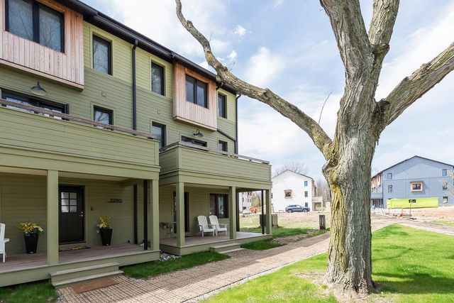 2292 Greenway Trail, Ann Arbor, MI 48104