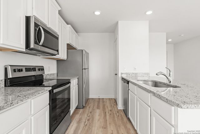 16144 Farmer, Lytle, TX 78052