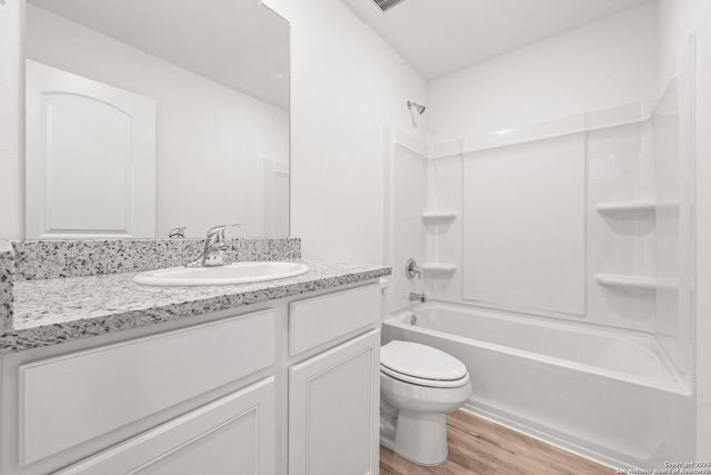 16144 Farmer, Lytle, TX 78052