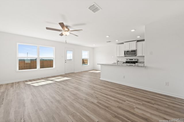 16144 Farmer, Lytle, TX 78052