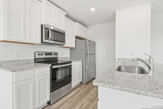 16144 Farmer, Lytle, TX 78052