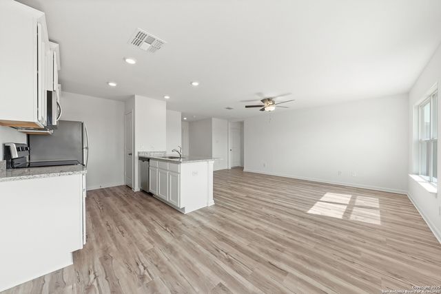 16144 Farmer, Lytle, TX 78052