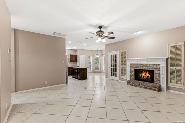 2130 MOLLYS WAY DR, San Antonio, TX 78232