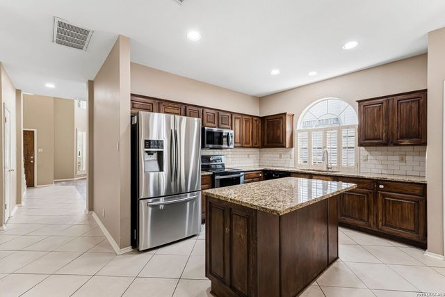 2130 MOLLYS WAY DR, San Antonio, TX 78232